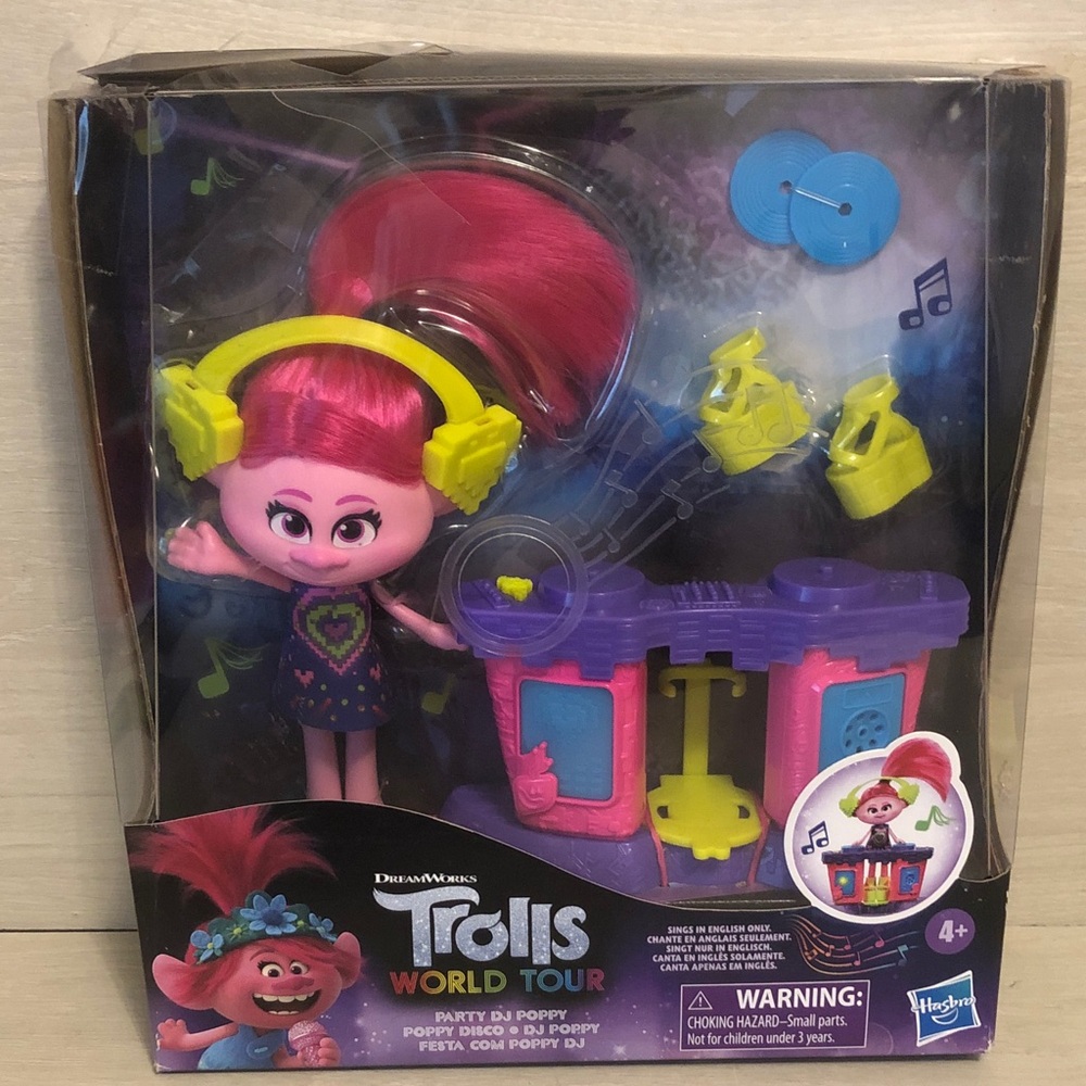 Dream Works Trolls World Tour Musical Party DJ Poppy Fashion Doll NIB Pls Read
